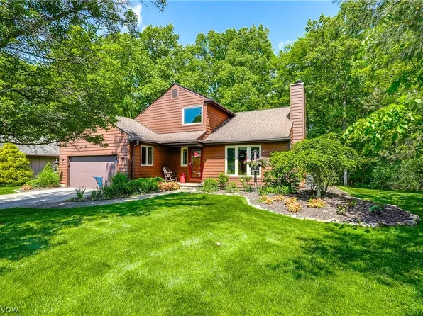 679 Stoney Brook Rd, Northfield, OH 44067