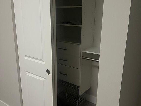 5th image of 317 Field Pl SE