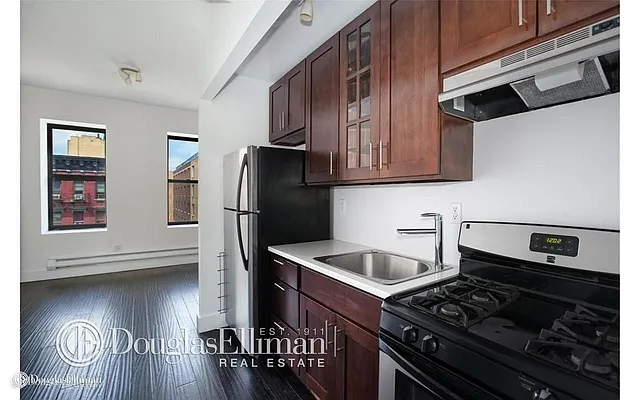 Rented by Douglas Elliman | media 24