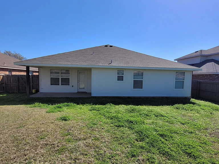 2604 Spencer Cir — Photo 17