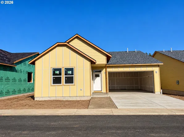 1051 Willow St, Coos Bay, OR 97420