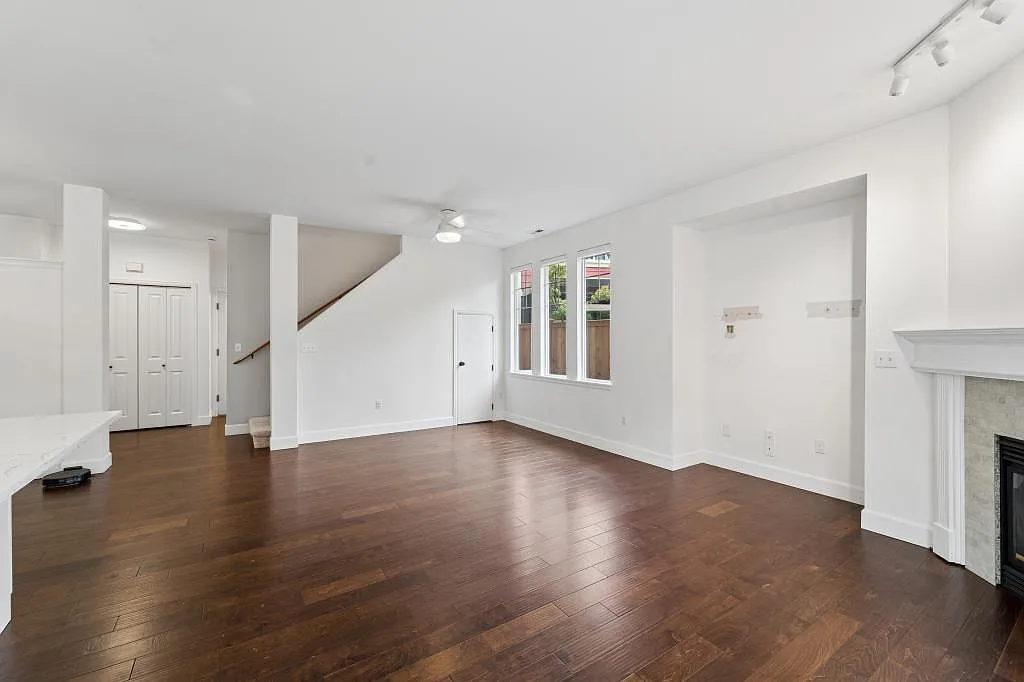12900 SE 268th St Unit K1 - 3 bedrooms — Photo 4