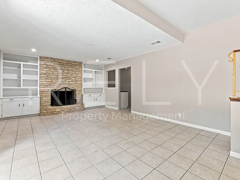 2404 Gabriel View Dr — Photo 18