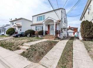 140-16 255th St, Rosedale, NY 11422