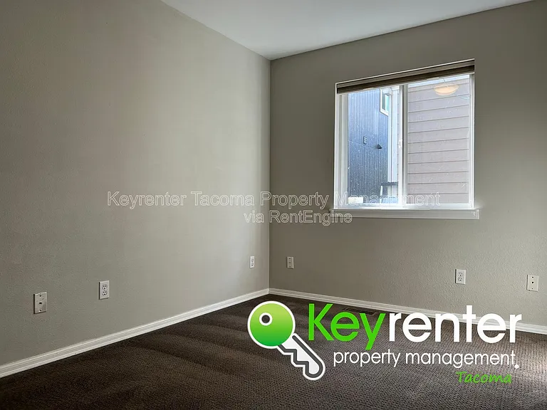 628 N Steele St — Photo 27