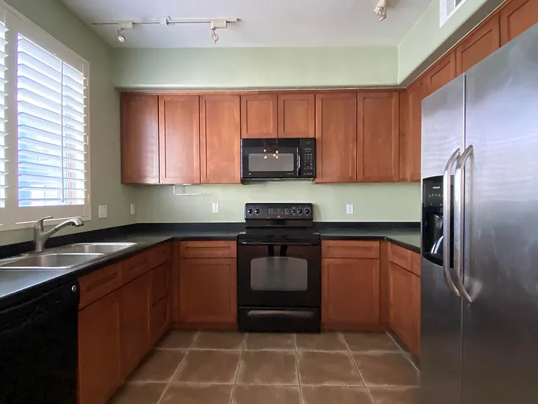615 E Portland St #225 — Photo 10