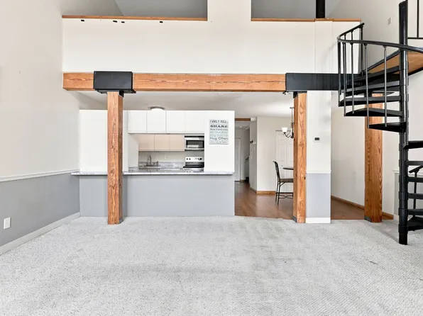 96 Old Colony Ave #302, Taunton, MA 02780