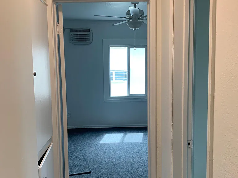 408 N Doheny Dr #4 — Photo 11