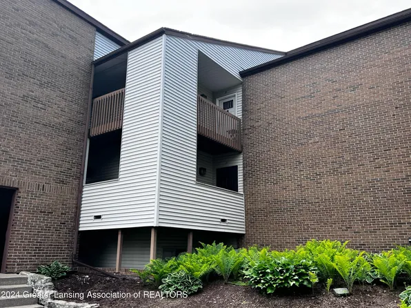 1571 W Pond Dr #21, Okemos, MI 48864
