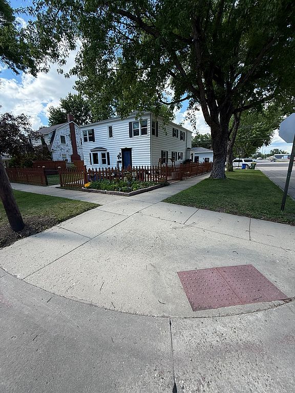 401 W Main St - Property Image