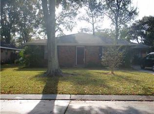 8708 Darby Ln, River Ridge, LA 70123