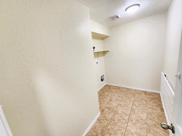 6304 Cool Creek Dr — Photo 13