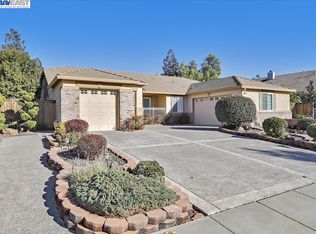 967 Dunerose Ct, Vacaville, CA 95687