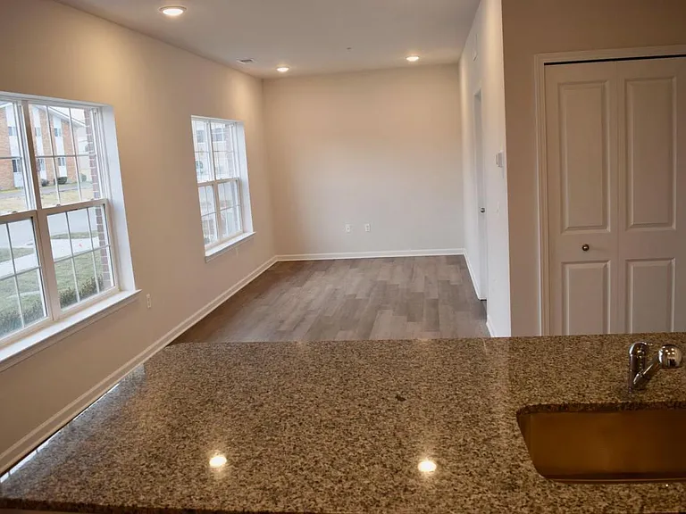 Towne Center Apartments — Photo 14