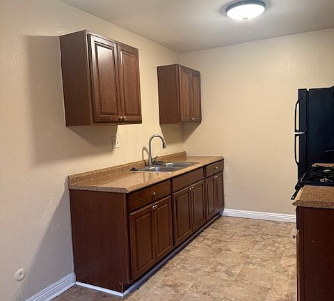 4th image of 815 Sportfisher Dr APT 4