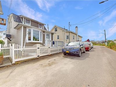 9948 1st St, Howard Beach, NY, 11414