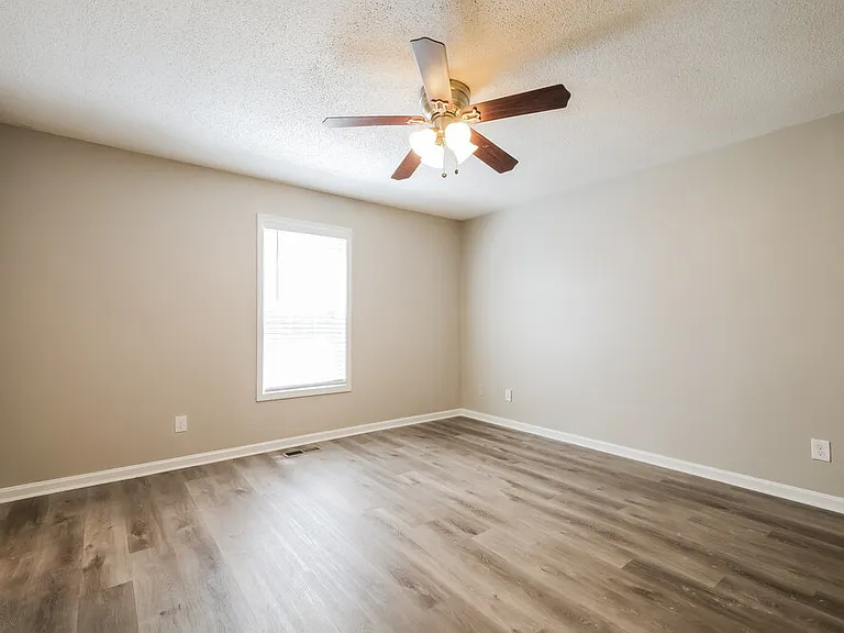 116 Brentwood Ct — Photo 12