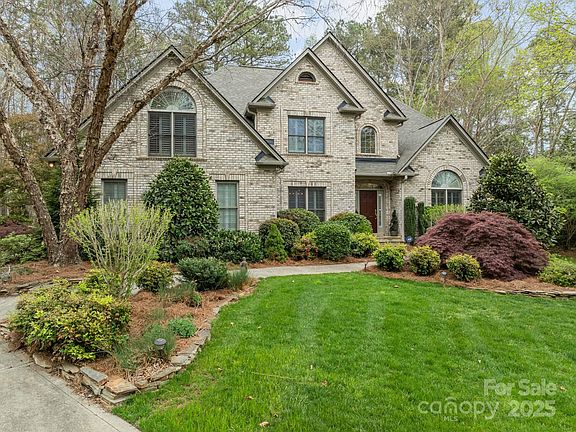 3rd image of 104 Chalfont Ct