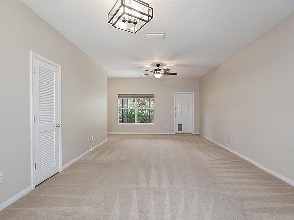 3rd image of 880 Southern Creek Dr