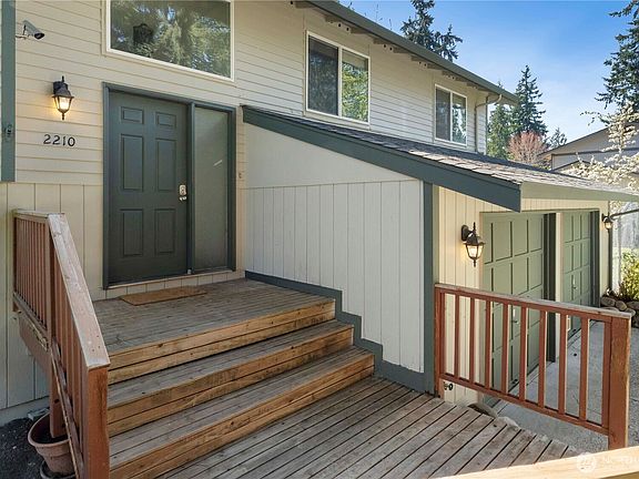 4th image of 2210 27th Avenue SE