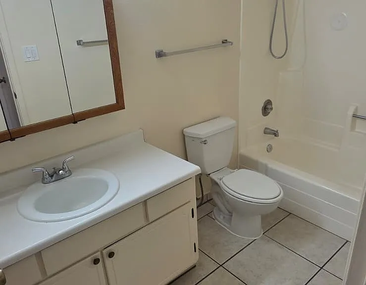 407 E Frost Cir #407 — Photo 5