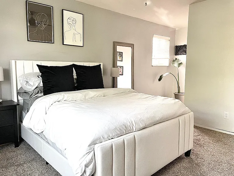 4003 S Walden St — Photo 10