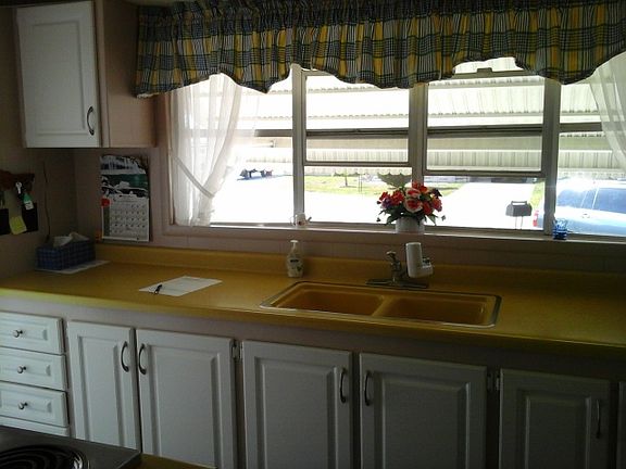 3rd image of 339 Blackburn Blvd