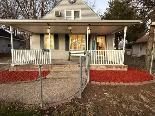 2312 W Center St, Decatur, IL 62526