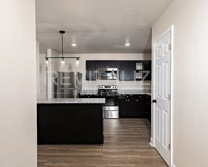 1704 McGill Ave — Photo 14