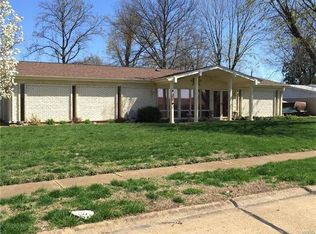 5055 Sherborne Dr, Saint Louis, MO