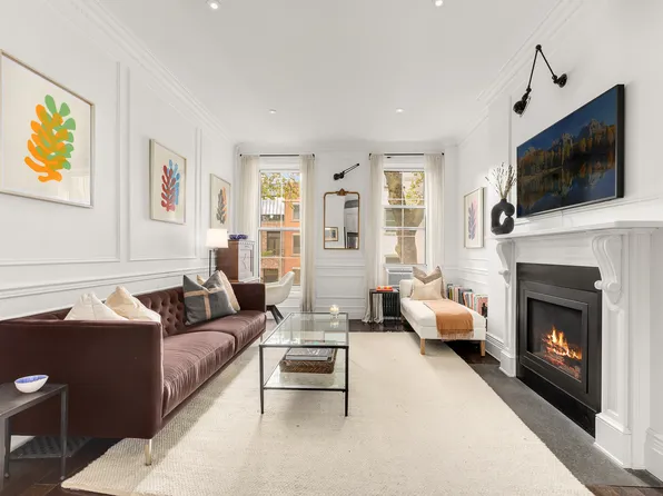 48 West 12th Street image 1 of 7