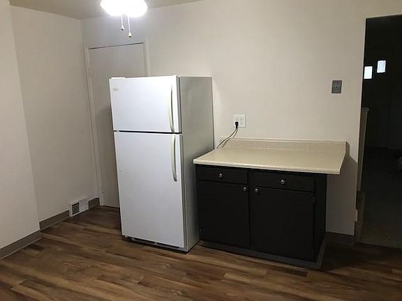 2nd image of 44 & 44 1/2 Oak St
