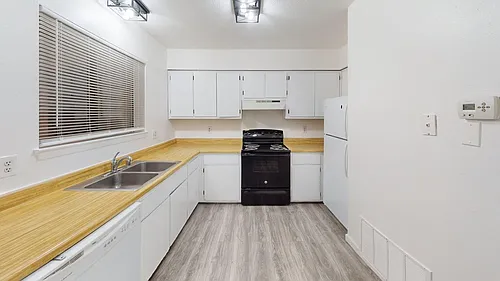 2 bed, 1.0 bath, 800 sqft, $1,135 Photo 1