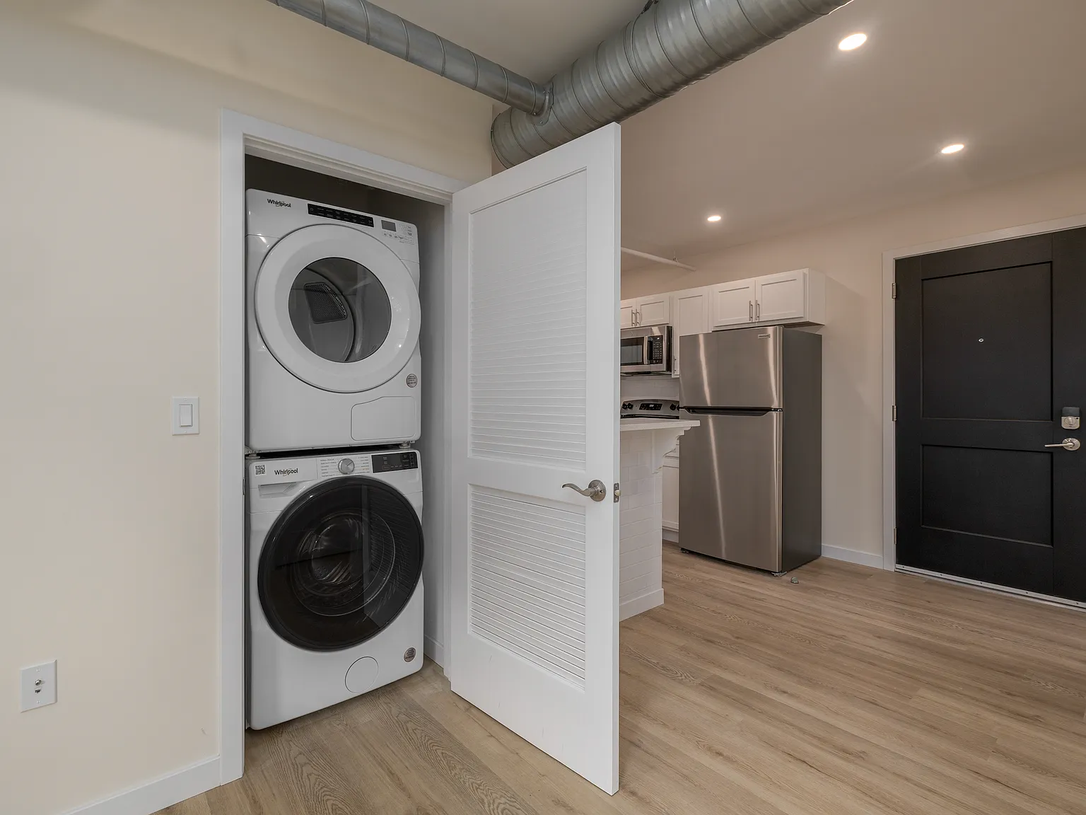 Studio, 428 sqft, $1,550 — Photo 3