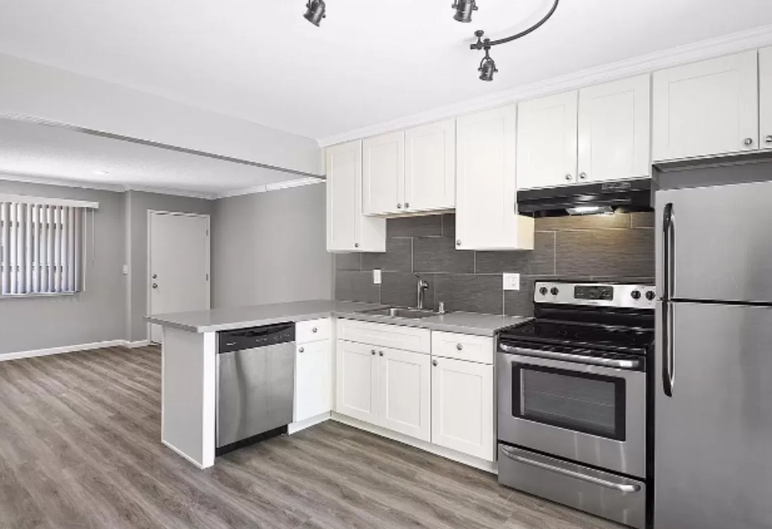 37 Sherland Avenue — Photo 1