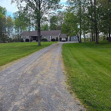 2nd image of 2405 Georgetown Rd