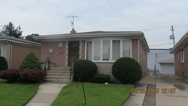 1st image of 631 Hoxie Ave