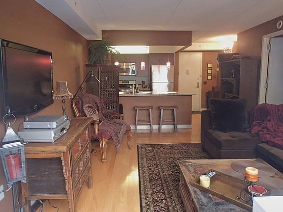 5th image of 555 W 23rd St APT S9r
