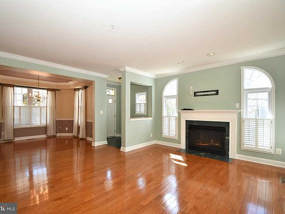 5th image of 292 Kitty Ct Unit 5