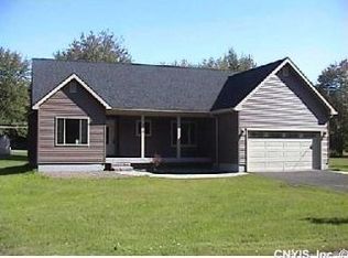 915 Woodland Dr, Sylvan Beach, NY 13157