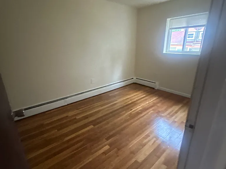 31 Regina Rd #6 — Photo 2