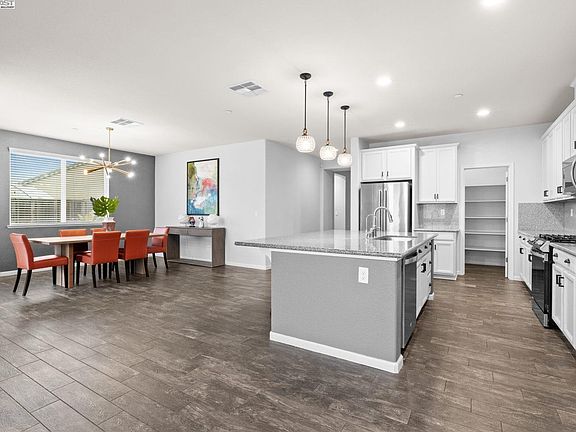 5th image of 917 Talaria Ct
