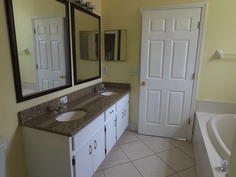 8751 Morrison Oaks Ct — Photo 14