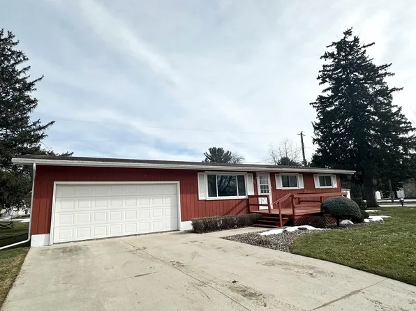 801 2nd St NW, Waukon, IA 52172