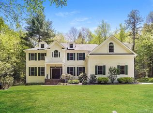 32 Lazy Valley Rd, Glastonbury, CT 06033