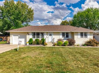 902 N Parkview St, Effingham, IL 62401