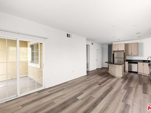 3rd image of 1408 W Washington Blvd APT 206