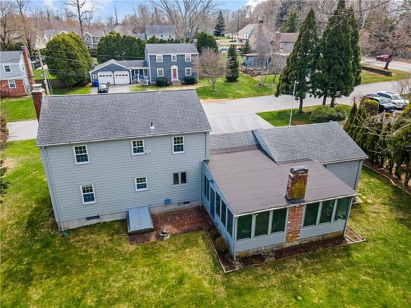 4th image of 5 Echo Farm Dr