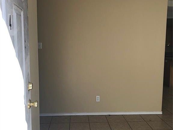 3rd image of 904 S Palm Dr APT 2