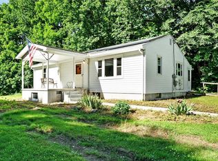 76 Blue Rocks Rd, Lenhartsville, PA 19534
